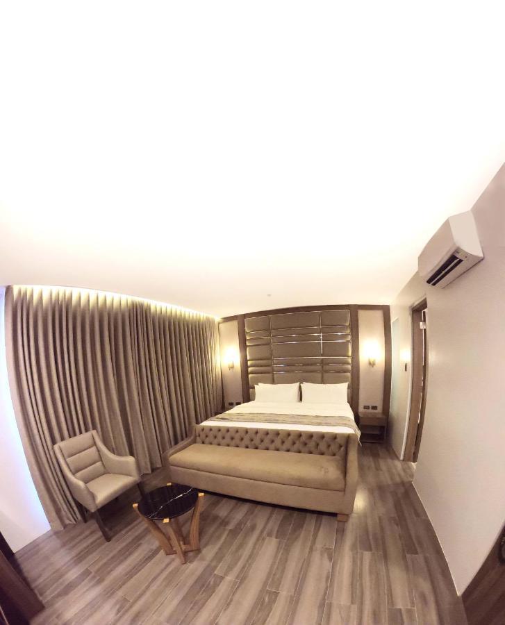 El Vistra Hotel Angeles Bagian luar foto